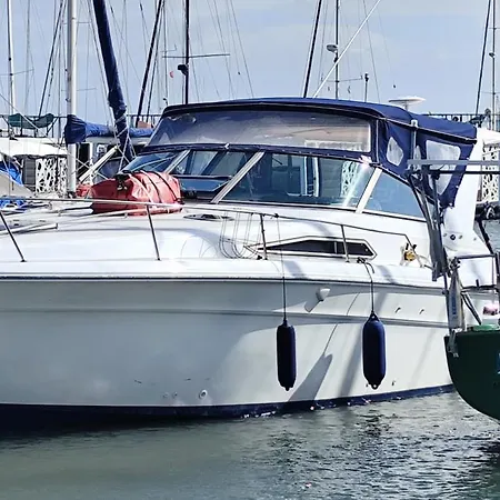 Botel Marina Yatch *