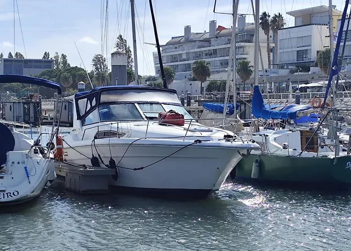 ספינת מלון Marina Yatch